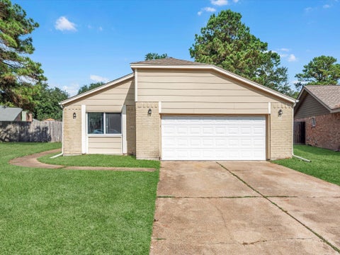 Photo of 9902 Stepney Green Drive, Houston, TX 77070 (MLS # 74082929)