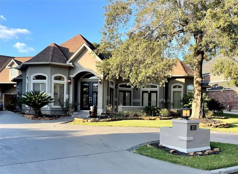 Photo of 211 Wedgewood Drive, Montgomery, TX 77356 (MLS # 83944101)
