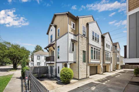 Photo of 736 Yale Street #C, Houston, TX 77007 (MLS # 25585327)