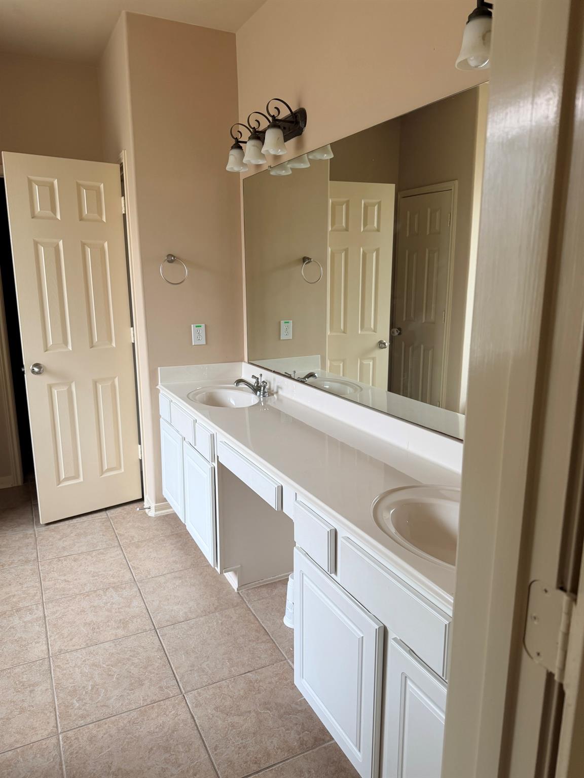 4 Palmdale Lane