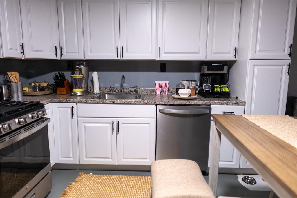 Photo of 4017 Avenue M #D, Galveston, TX 77550 (MLS # 6353086)