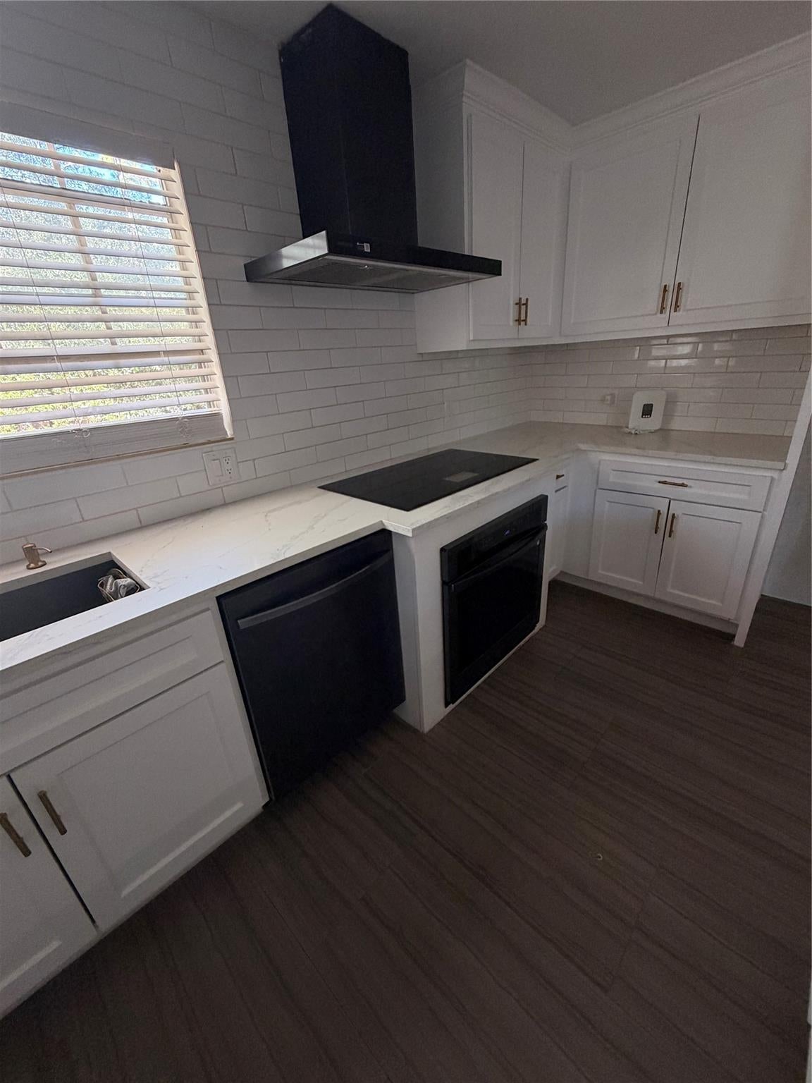 6606 Stoney River