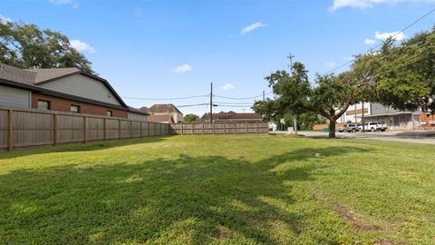 Photo of 2402 Cleburne Street, Houston, TX 77004 (MLS # 77861468)
