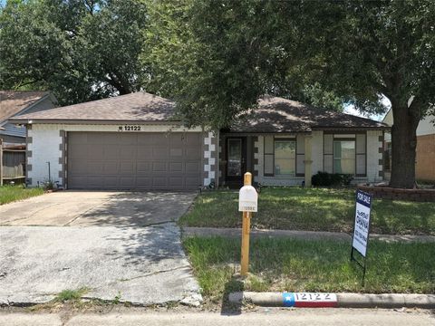 Photo of 12122 E Marsham Circle, Houston, TX 77066 (MLS # 55459932)