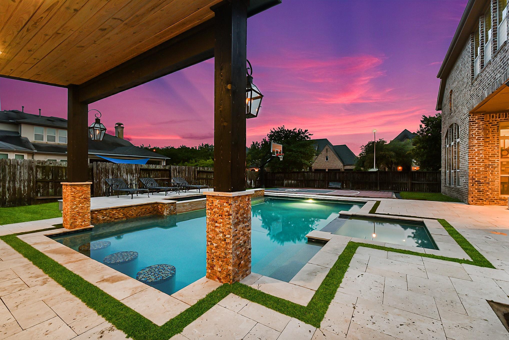 27915 Eastonwood Court
