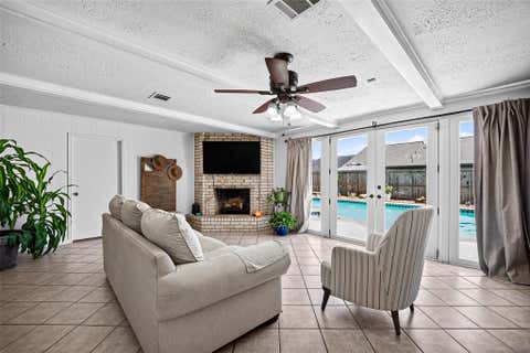 Homes For Sale - 4810 Pocahontas Drive<br/> Pasadena, TX 77505