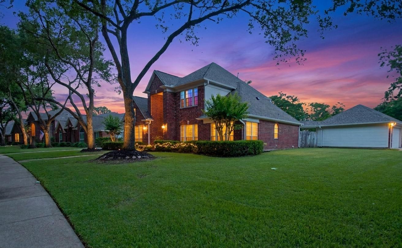 1919 Oakhurst Parkway