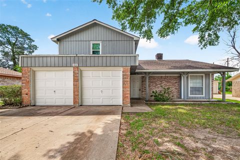 Photo of 403 Mistywood Drive, Houston, TX 77090 (MLS # 66711254)