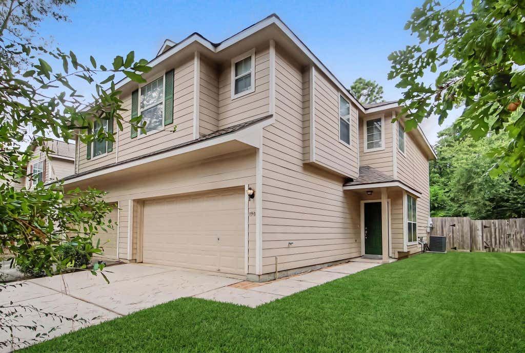 Photo of 190 W Stedhill Loop, The Woodlands, TX 77384 (MLS # 81745773)