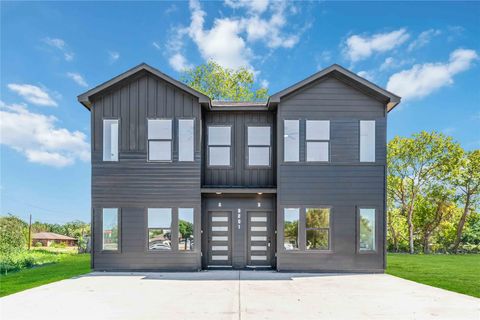8201 Calhoun Street A/B Houston TX 77033