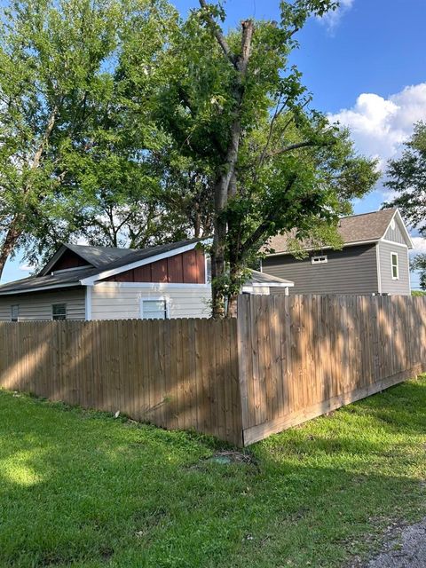 9974 Elder Street Willis TX 77318