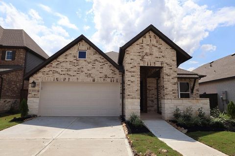Photo of 12323 Palmetto Drive, Mont Belvieu, TX 77523 (MLS # 43619279) Photo of 12323 Palmetto Drive, Mont Belvieu, TX 77523 (MLS # 43619279)