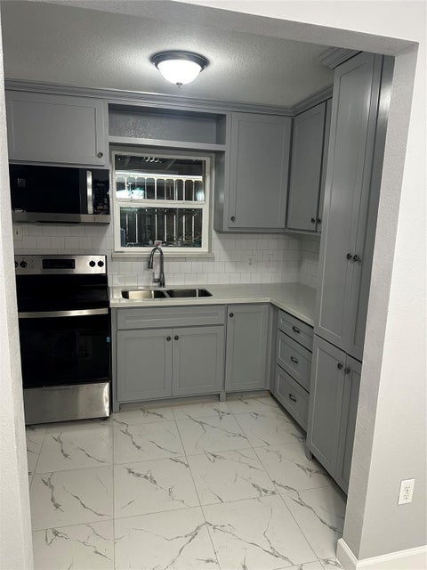 Photo of 9505 Neuens Road #10, Houston, TX 77080 (MLS # 40035808)