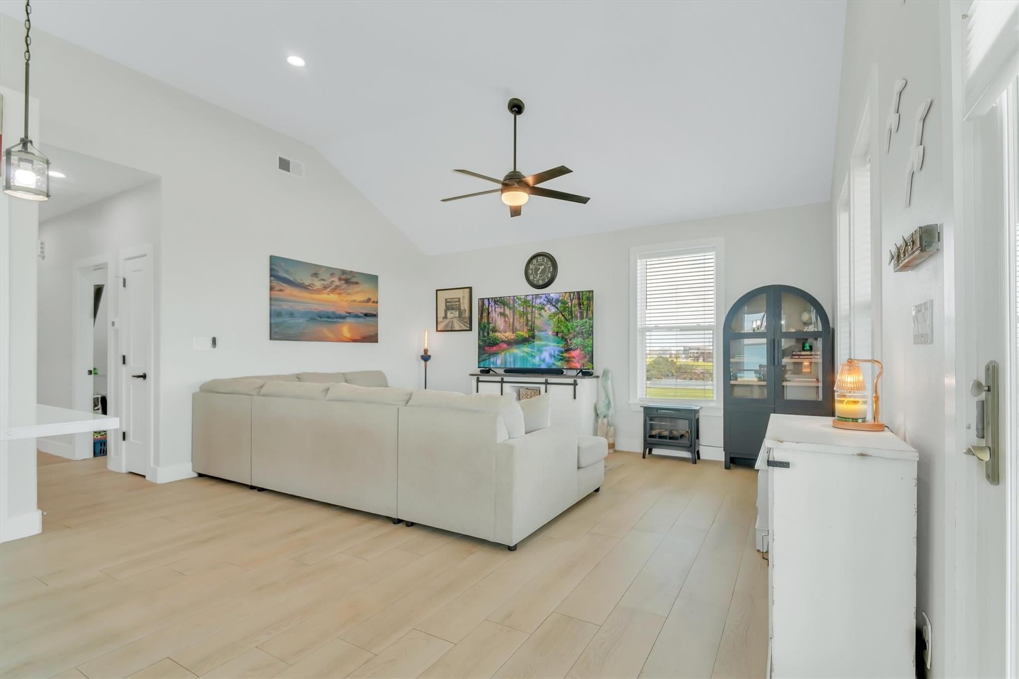3815 Kiva Road