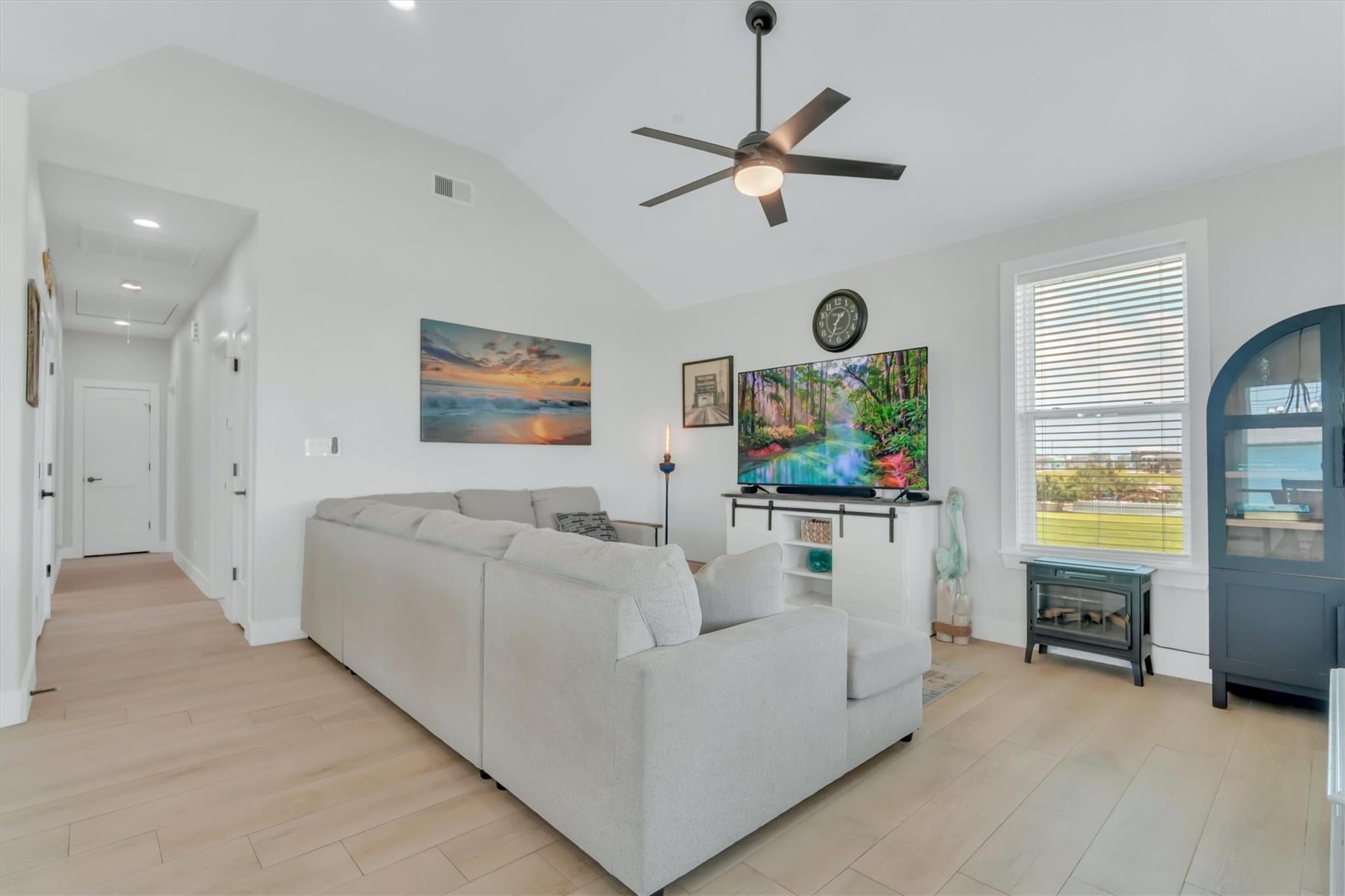 3815 Kiva Road
