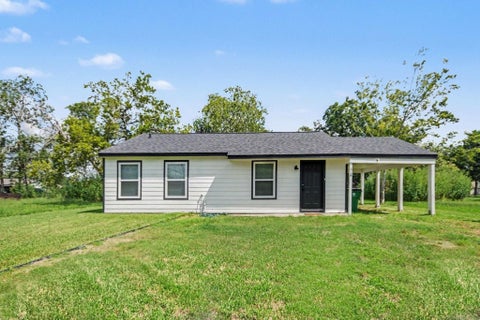 Photo of 318 N Columbia Street, Angleton, TX 77515 (MLS # 90577304)