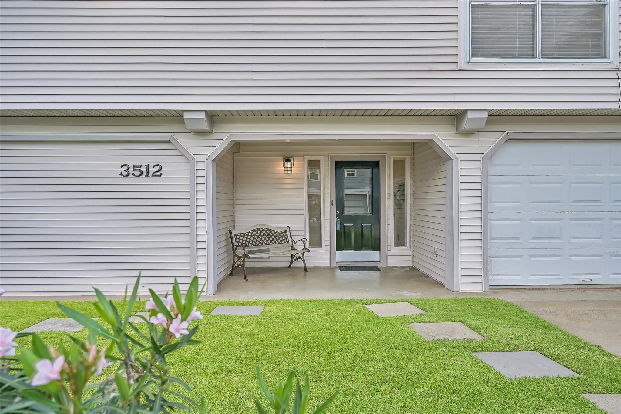 3512 Muscatee Circle