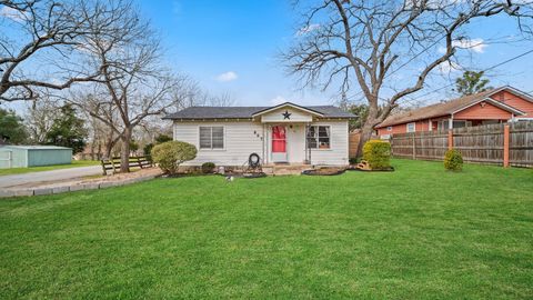 Homes For Sale - 807 Burleson Street<br/> Washington County, Brenham, TX 77833