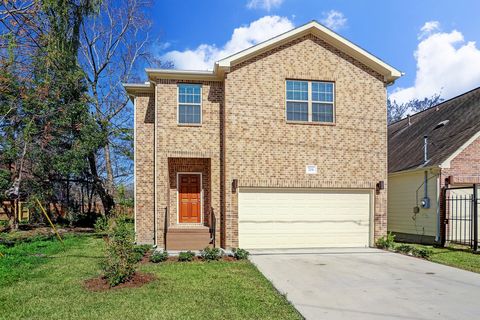 Photo of 701 E 40th Street, Houston, TX 77022 (MLS # 4363508)