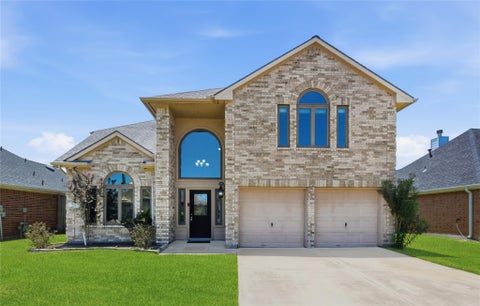 Photo of 321 Spencer Landing LNDG W, La Porte, TX 77571 (MLS # 29456334)