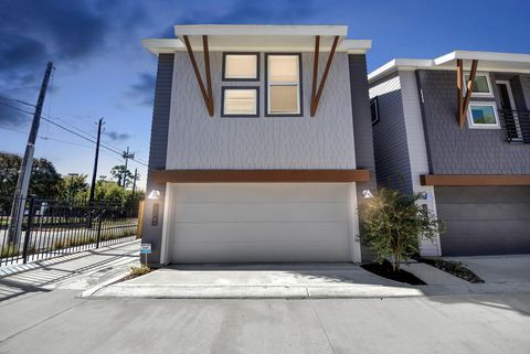 Photo of 864 Paul Quinn St St #G, Houston, TX 77091 (MLS # 26919576)