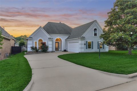 Photo of 15 Newberry Court, Montgomery, TX 77356 (MLS # 85579985)