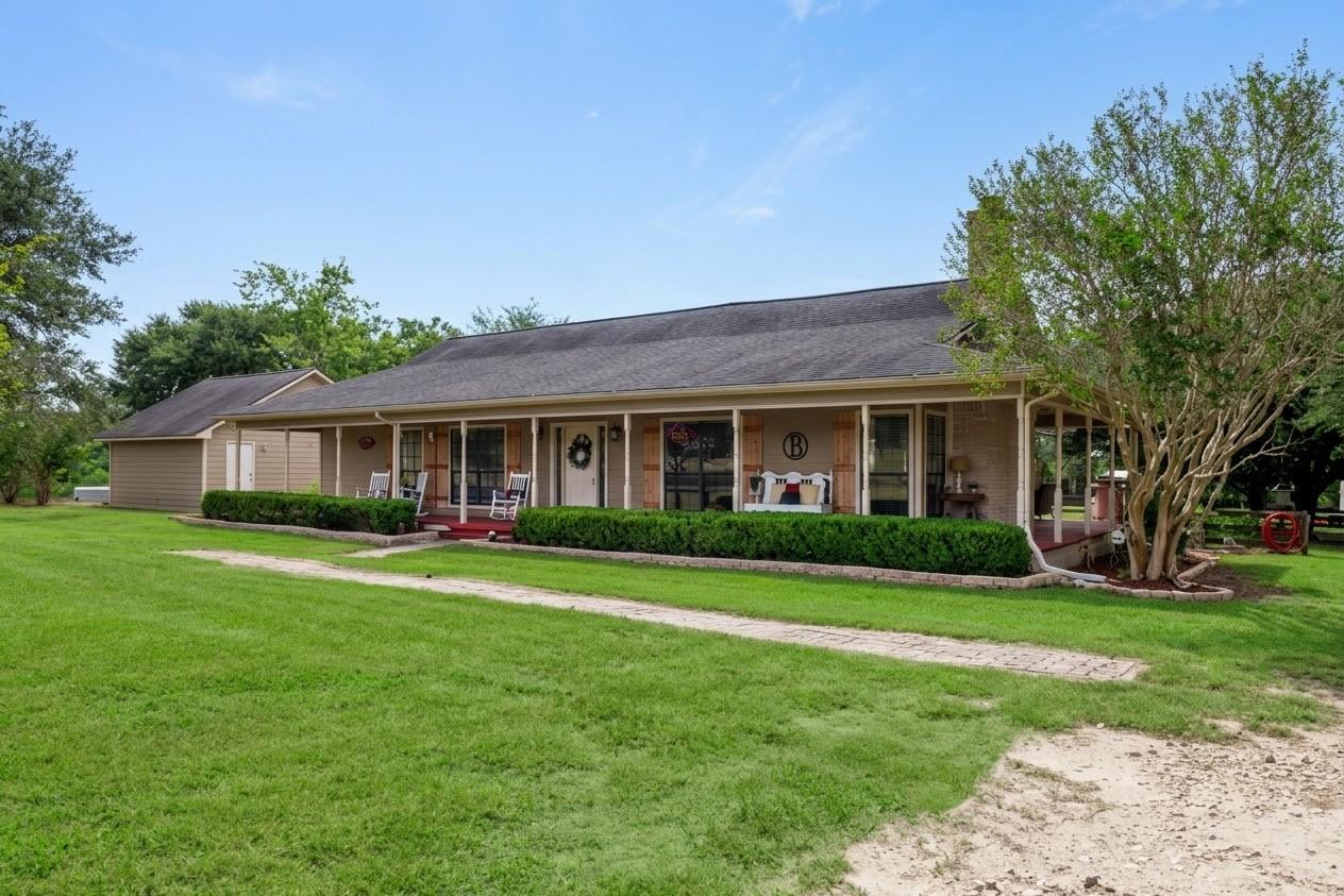 3722 W Hilltop Drive