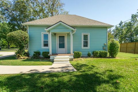Photo of 2004 St Christopher Avenue, League City, TX 77573 (MLS # 27573924) Photo of 2004 St Christopher Avenue, League City, TX 77573 (MLS # 27573924)