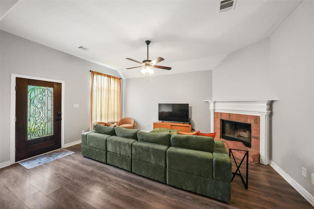 Photo of 11307 Alcott Drive, Montgomery, TX 77356 (MLS # 77958553)