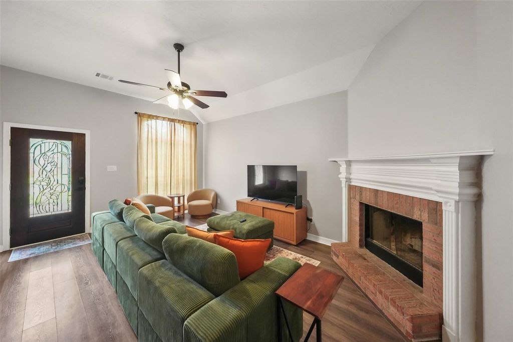 Photo of 11307 Alcott Drive, Montgomery, TX 77356 (MLS # 77958553)