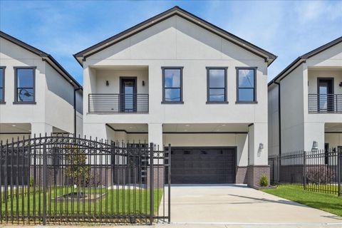 Photo of 2321 Tuam Street, Houston, TX 77004 (MLS # 27952000)