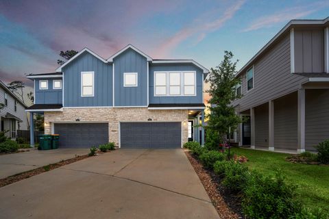 Photo of 613 Royal Arch Drive, Conroe, TX 77304 (MLS # 95579623)