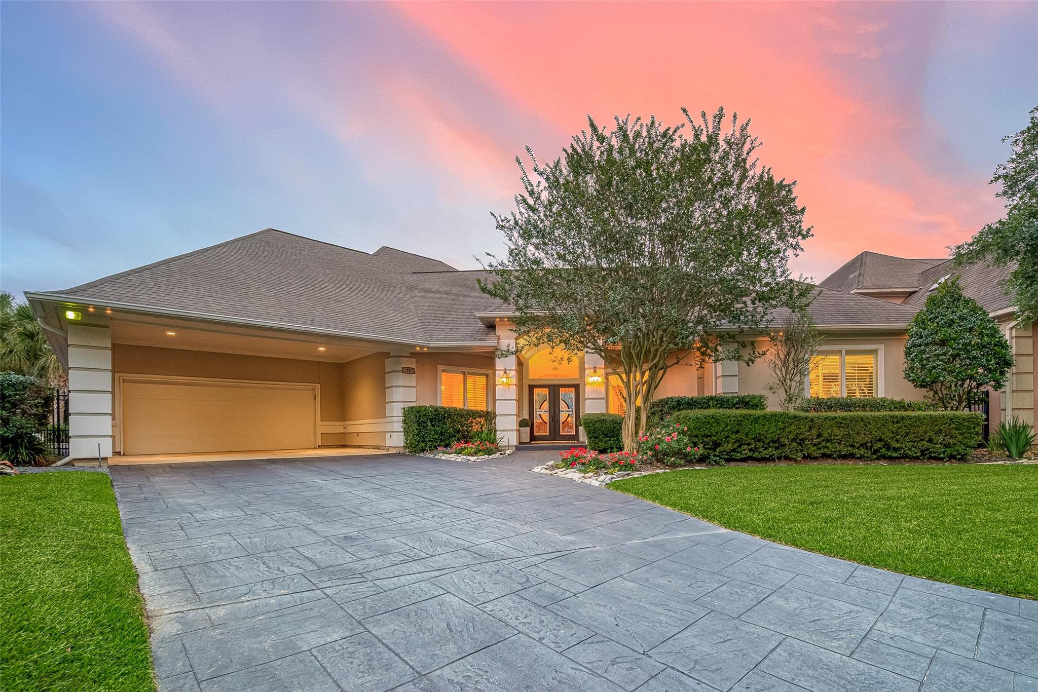 22 Stonegate Park Court