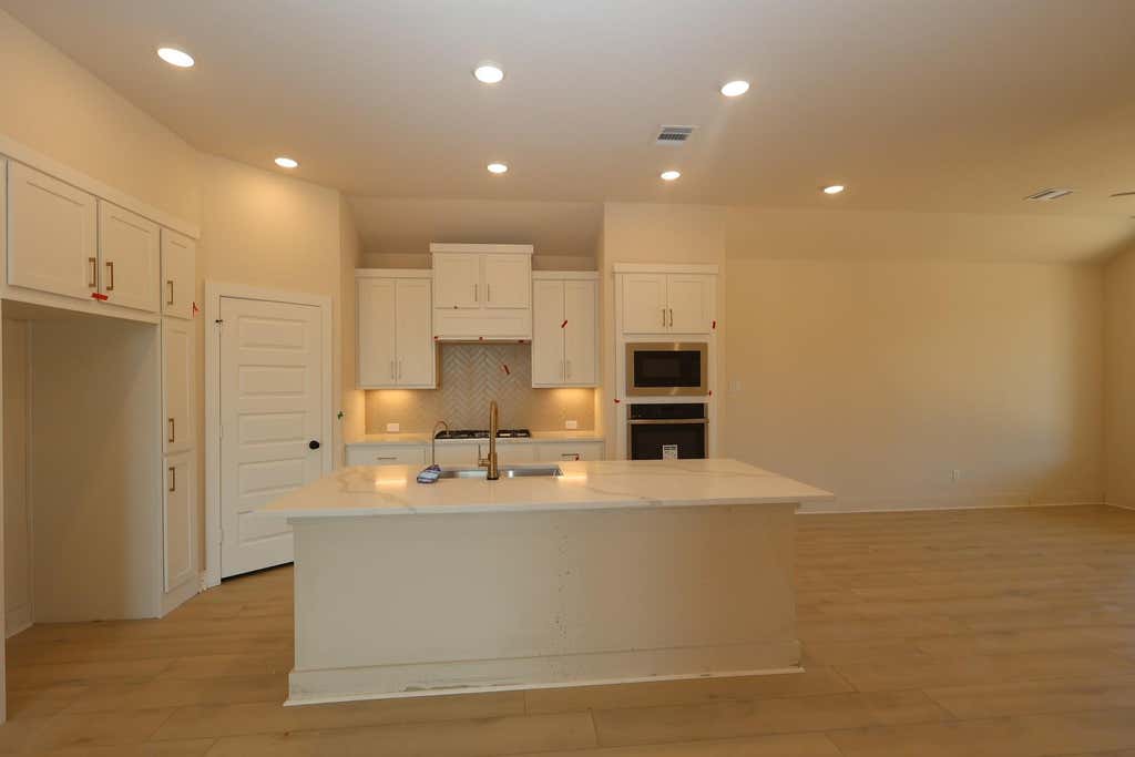 Photo of 6929 Nubuck Drive, Montgomery, TX 77316 (MLS # 71092705)
