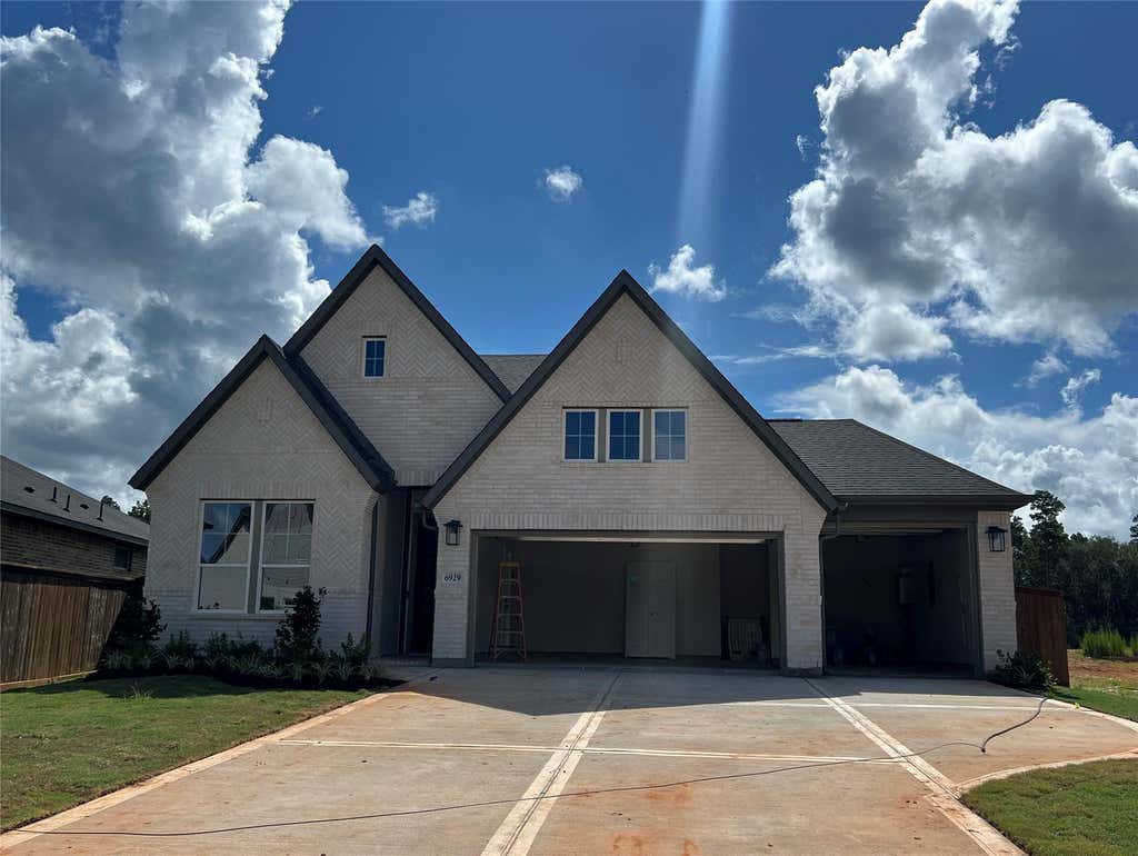 Photo of 6929 Nubuck Drive, Montgomery, TX 77316 (MLS # 71092705)