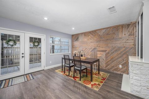 Photo of 1371 Country Place Drive, Houston, TX 77079 (MLS # 45432326)