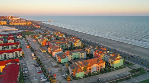 Photo of 7000 Seawall Boulevard #911, Galveston, TX 77551 (MLS # 17149371)