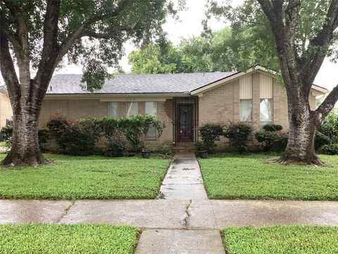 Photo of 10218 Sagemark Drive, Houston, TX 77089 (MLS # 24309022)