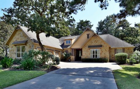Photo of 800 N N Falls Dr, New Ulm, TX 78950 (MLS # 93857439) Photo of 800 N N Falls Dr, New Ulm, TX 78950 (MLS # 93857439)