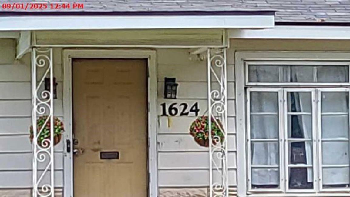 1624 W 17th Street
