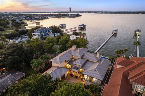 Photo of 1 Waterford Oaks Lane, Kemah, TX 77565 (MLS # 81701268)
