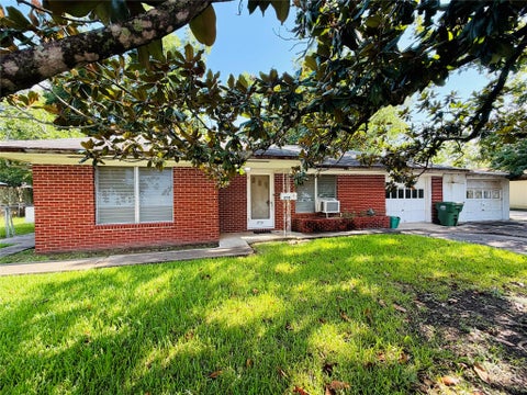 Photo of 2721 Beaumont Avenue, Liberty, TX 77575 (MLS # 82289155)