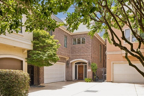 Photo of 28 Hackberry Lane #C, Houston, TX 77027 (MLS # 48248342)