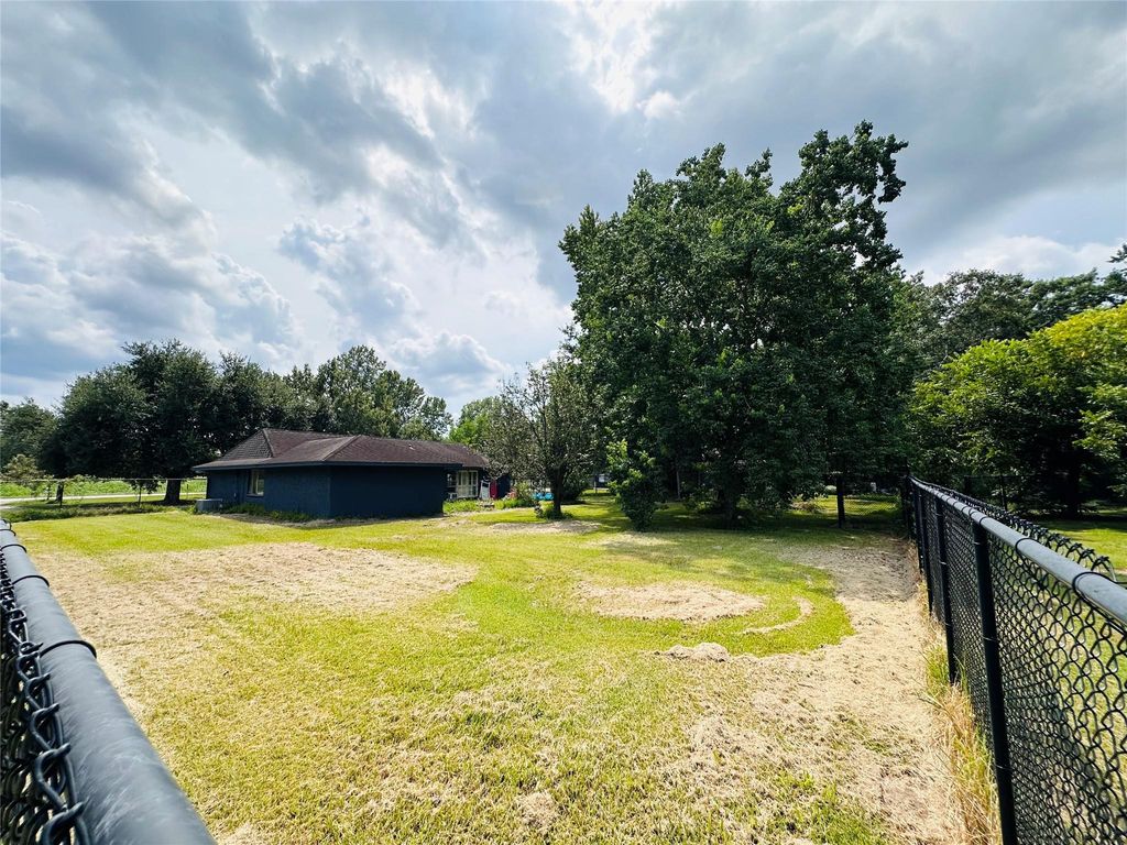 Photo of 623 Lakeville Drive, Kingwood, TX 77339 (MLS # 8897820)