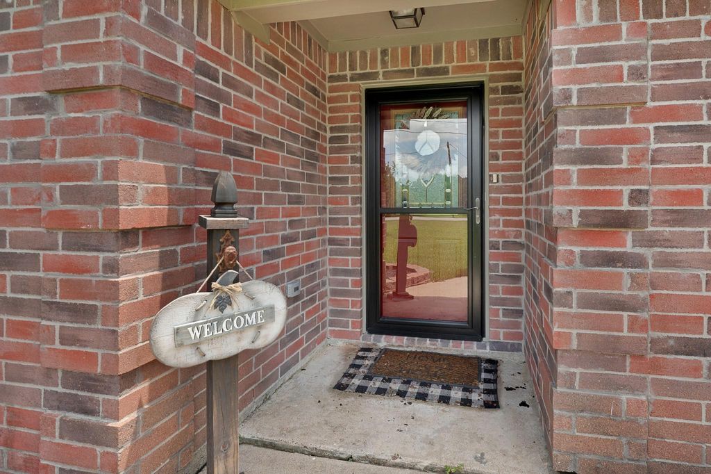 Photo of 21219 Horse Shoe Drive, Manvel, TX 77578 (MLS # 46916942)