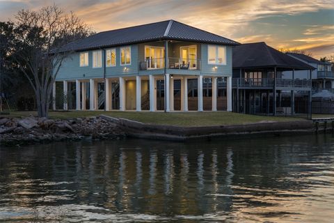 2002 Cove Park Drive Kemah TX 77565