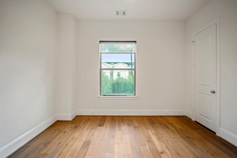 Tiny photo for 536 W 26th Street, Houston, TX 77008 (MLS # 9677497)