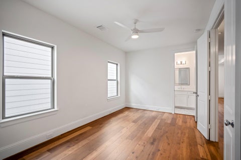 Tiny photo for 536 W 26th Street, Houston, TX 77008 (MLS # 9677497)