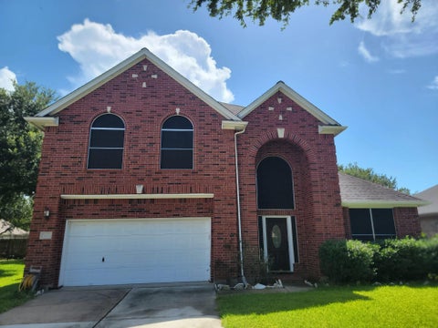 Photo of 411 Starleaf Lane, Pearland, TX 77584 (MLS # 39517488)