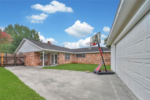 Photo of 626 Park Knoll Lane, Katy, TX 77450 (MLS # 35331602)